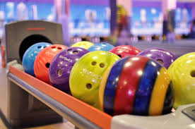 Игра в боулинг в Барнауле.Ultra Подарки. Игра в боулинг в Барнауле. Сервис: UltraPodarki.ru 8 800 505 95 30. Игра в боулинг, игра в боулинг Барнаул, боулинг Барнаул, купить боулинг Барнаул, играть в боулинг, играть в боулинг Барнаул