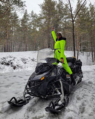 Катание на снегоходах в Барнауле в подарок. Сервис Ultra Подарки
. Подарочный сертификат на катание на снегоходах в Барнауле с друзьями. Закажите прокат снегоходов в подарок для мужчины по привлекательным ценам. Живописные маршруты для езды на снегоходах это отличная возможность активного отдыха. Сервис UltraPodarki.ru 8 800 505 95 30. катание на снегоходах, подарочный сертификат на катание на снегоходе, прокат снегоходов, прокат снегоходов Барнаул, катание на снегоходах Барнаул, езда на снегоходе