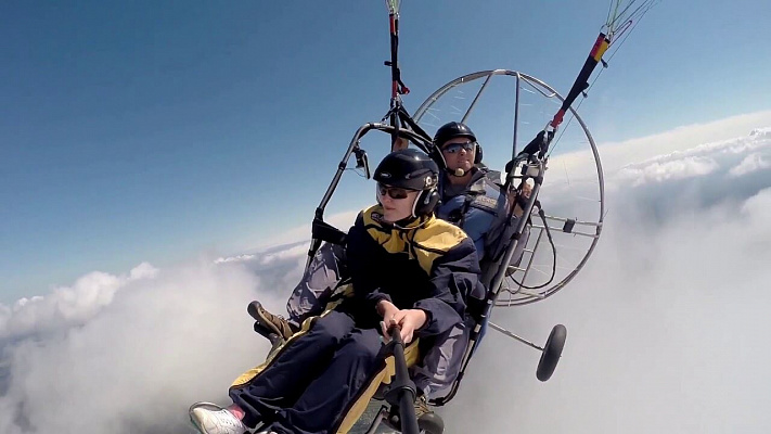 Полёт с инструктором на параплане в Барнауле. Ultra Подарки. Полёт с инструктором на параплане в Барнауле. Попробуйте полёт на двухместном параплане над столицей. Сервис: UltraPodarki.ru 8 800 505 95 30. Полёт на параплане, полёт на параплане Барнаул, полёт с инструктором на параплане Барнаул, полёт с инструктором на параплане, параплан Барнаул, параплан, парапланеризм Барнаул, купить параплан Барнаул