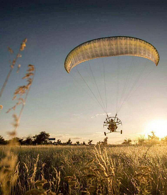 Полёт с инструктором на параплане в Барнауле. Ultra Подарки. Полёт с инструктором на параплане в Барнауле. Попробуйте полёт на двухместном параплане над столицей. Сервис: UltraPodarki.ru 8 800 505 95 30. Полёт на параплане, полёт на параплане Барнаул, полёт с инструктором на параплане Барнаул, полёт с инструктором на параплане, параплан Барнаул, параплан, парапланеризм Барнаул, купить параплан Барнаул