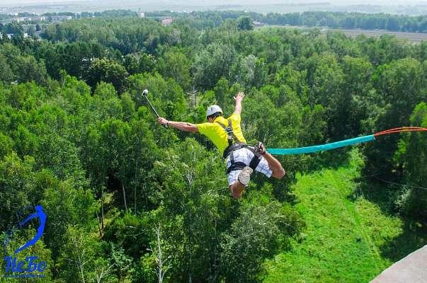 Роупджампинг - прыжки с верёвкой в Барнауле. Подарочные сертификаты Ultra Подарки. Роупджампинг в Барнауле - Экстремальный оригинальный подарок или подарочный сертификат на Роупджампинг - прыжки с верёвкой. Сервис UltraPodarki.ru 8-800-505-95-30. роупджампинг Барнаул, прыжок веревка Барнаул, роупджампинг, прыжок веревка, прыжок с веревкой, Подарок, подарочный сертификат, экстрим, экстремальный подарок