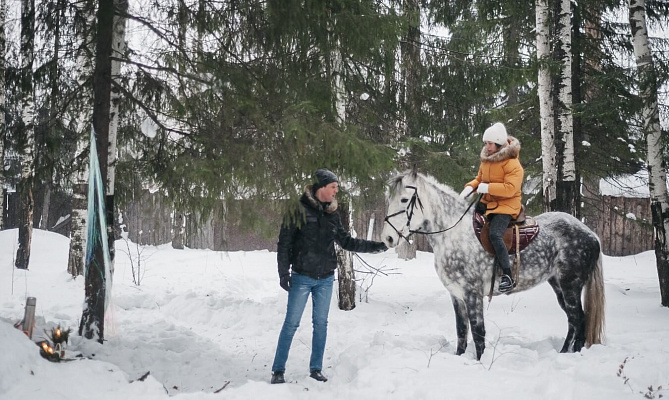 Конная прогулка для двоих в Барнауле. Подарочные сертификаты Ultra Подарки. Купить оригинальный подарок или подарочный сертификат на Конная прогулка для двоих в Барнауле. Сервис UltraPodarki.ru 8-800-505-9530. Катание на лошадях, Прогулка на лошади, Прогулка на лошадях для двоих, Конная прогулка для двоих, конный клуб, Конный клуб, конная прогулка, конная прогулка в Барнауле