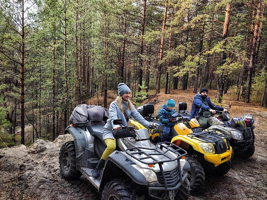 Катание на квадроциклах в Барнауле. Сервис Ultra Подарки. Подарочный сертификат на катание на квадроциклах в Барнауле. Закажите катание на квадроциклах недорого и наслаждайтесь активным отдыхом с друзьями. Выбирайте живописные маршруты для езды на квадроциклах. Сервис UltraPodarki.ru 8800-505-9530. Катание на квадроциклах, Прокат квадроциклов, езда на квадроцикле, прокат квадроциклов Барнаул, катание на квадроциклах Барнаул, Катание на квадроциклах зимой, Катание на квадроциклах летом, Сертификат на катание на квадроциклах 

