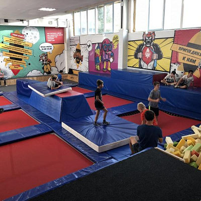  Батутный центр в Барнауле. Сервис Ultra Подарки. Купить подарочный сертификат в батутный центр, попробуйте прыжки на батуте в Барнауле. Сервис UltraPodarki.ru 8 (800) 555 95-30.. Батутный центр , батутный центр, батутный центр цены, батутный центр в Барнауле,  батутный парк, батут прыгать, прыжки +на батуте, батут Барнаул, батут спорт