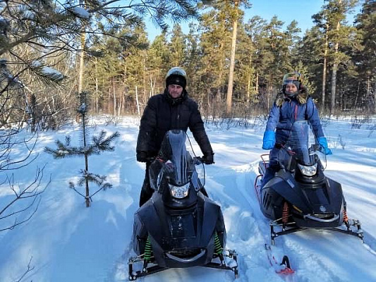 Катание на снегоходах в Барнауле в подарок. Сервис Ultra Подарки
. Подарочный сертификат на катание на снегоходах в Барнауле с друзьями. Закажите прокат снегоходов в подарок для мужчины по привлекательным ценам. Живописные маршруты для езды на снегоходах это отличная возможность активного отдыха. Сервис UltraPodarki.ru 8 800 505 95 30. катание на снегоходах, подарочный сертификат на катание на снегоходе, прокат снегоходов, прокат снегоходов Барнаул, катание на снегоходах Барнаул, езда на снегоходе