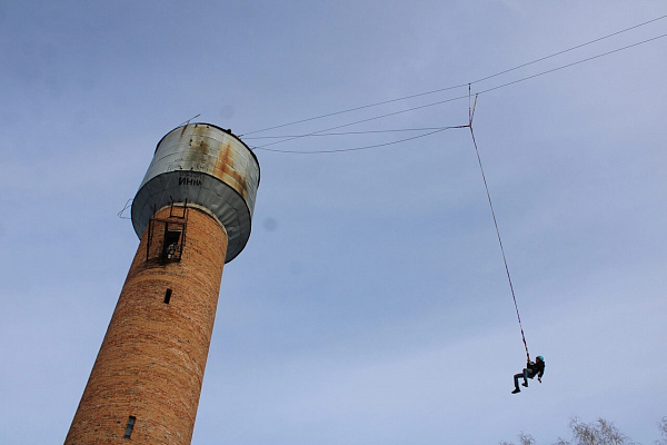 Роупджампинг - прыжки с верёвкой в Барнауле. Подарочные сертификаты Ultra Подарки. Роупджампинг в Барнауле - Экстремальный оригинальный подарок или подарочный сертификат на Роупджампинг - прыжки с верёвкой. Сервис UltraPodarki.ru 8-800-505-95-30. роупджампинг Барнаул, прыжок веревка Барнаул, роупджампинг, прыжок веревка, прыжок с веревкой, Подарок, подарочный сертификат, экстрим, экстремальный подарок