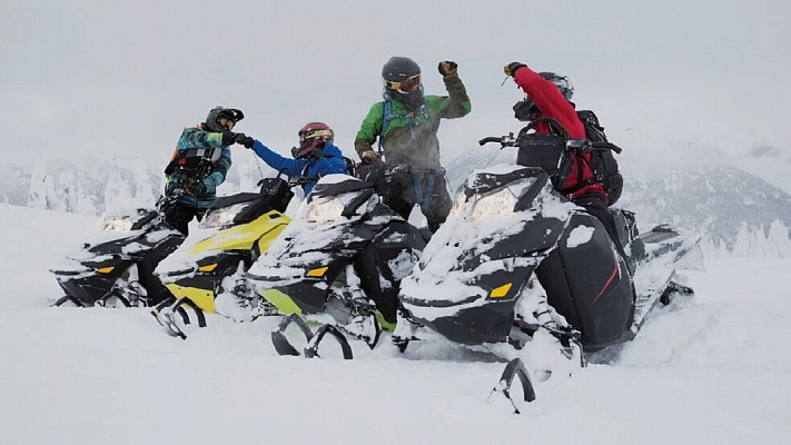 Катание на снегоходах в Барнауле в подарок. Сервис Ultra Подарки
. Подарочный сертификат на катание на снегоходах в Барнауле с друзьями. Закажите прокат снегоходов в подарок для мужчины по привлекательным ценам. Живописные маршруты для езды на снегоходах это отличная возможность активного отдыха. Сервис UltraPodarki.ru 8 800 505 95 30. катание на снегоходах, подарочный сертификат на катание на снегоходе, прокат снегоходов, прокат снегоходов Барнаул, катание на снегоходах Барнаул, езда на снегоходе