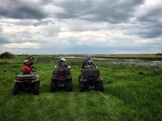 Прокат квадроциклов летом в Барнауле. Сервис Ultra Подарки. Подарочный сертификат на прокат квадроциклов летом и зимой в Барнауле. Закажите катание на квадроциклах недорого и наслаждайтесь активным отдыхом с друзьями. Выбирайте живописные маршруты для езды на квадроциклах. Сервис UltraPodarki.ru 8800-505-9530. Катание на квадроциклах, Прокат квадроциклов, езда на квадроцикле, прокат квадроциклов Барнаул, катание на квадроциклах Барнаул, Катание на квадроциклах зимой, Катание на квадроциклах летом, Сертификат на катание на квадроциклах 

