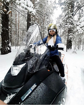 Катание на снегоходах в Барнауле в подарок. Сервис Ultra Подарки
. Подарочный сертификат на катание на снегоходах в Барнауле с друзьями. Закажите прокат снегоходов в подарок для мужчины по привлекательным ценам. Живописные маршруты для езды на снегоходах это отличная возможность активного отдыха. Сервис UltraPodarki.ru 8 800 505 95 30. катание на снегоходах, подарочный сертификат на катание на снегоходе, прокат снегоходов, прокат снегоходов Барнаул, катание на снегоходах Барнаул, езда на снегоходе