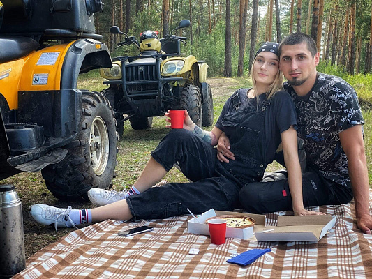 Катание на квадроциклах в Барнауле. Сервис Ultra Подарки. Подарочный сертификат на катание на квадроциклах в Барнауле. Закажите катание на квадроциклах недорого и наслаждайтесь активным отдыхом с друзьями. Выбирайте живописные маршруты для езды на квадроциклах. Сервис UltraPodarki.ru 8800-505-9530. Катание на квадроциклах, Прокат квадроциклов, езда на квадроцикле, прокат квадроциклов Барнаул, катание на квадроциклах Барнаул, Катание на квадроциклах зимой, Катание на квадроциклах летом, Сертификат на катание на квадроциклах 

