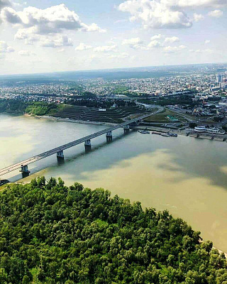 Полёт с инструктором на параплане в Барнауле. Ultra Подарки. Полёт с инструктором на параплане в Барнауле. Попробуйте полёт на двухместном параплане над столицей. Сервис: UltraPodarki.ru 8 800 505 95 30. Полёт на параплане, полёт на параплане Барнаул, полёт с инструктором на параплане Барнаул, полёт с инструктором на параплане, параплан Барнаул, параплан, парапланеризм Барнаул, купить параплан Барнаул