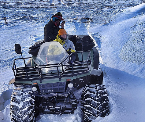 Прокат квадроциклов летом в Барнауле. Сервис Ultra Подарки. Подарочный сертификат на прокат квадроциклов летом и зимой в Барнауле. Закажите катание на квадроциклах недорого и наслаждайтесь активным отдыхом с друзьями. Выбирайте живописные маршруты для езды на квадроциклах. Сервис UltraPodarki.ru 8800-505-9530. Катание на квадроциклах, Прокат квадроциклов, езда на квадроцикле, прокат квадроциклов Барнаул, катание на квадроциклах Барнаул, Катание на квадроциклах зимой, Катание на квадроциклах летом, Сертификат на катание на квадроциклах 

