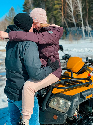 Катание на квадроциклах в Барнауле. Сервис Ultra Подарки. Подарочный сертификат на катание на квадроциклах в Барнауле. Закажите катание на квадроциклах недорого и наслаждайтесь активным отдыхом с друзьями. Выбирайте живописные маршруты для езды на квадроциклах. Сервис UltraPodarki.ru 8800-505-9530. Катание на квадроциклах, Прокат квадроциклов, езда на квадроцикле, прокат квадроциклов Барнаул, катание на квадроциклах Барнаул, Катание на квадроциклах зимой, Катание на квадроциклах летом, Сертификат на катание на квадроциклах 

