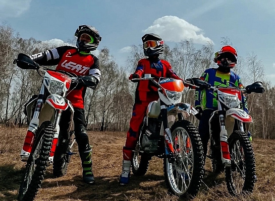 Катание на мотоцикле в Барнауле. ULTRA ПОДАРКИ. Купить катание на мотоцикле в Барнауле. Попробовав езду на мотоциклах, вы получите порцию адреналина и невероятные эмоции. Сервис: UltraPodarki.ru 8 800 505 95 30.. Катание на мотоцикле в Барнауле, прокат мотоциклов Барнаул, катание на мотоциклах, прокат мотоцикла, езда на мотоцикле Барнаул, езда на мотоцикле, мотопрогулка Барнаул, мотопрогулка, поездки на байке, личный мотоцикл, катание на мотоцикле, мотоциклетный шлем, увлечение поездками на мотоцикле, пристрастие к мотоциклам, сертификат на поездку на мотоцикле, прокатиться на мотоцикле, мото-транспорт, мото-треки, мото-поездки, езда на мотоцикле в Барнауле, катание на мотоцикле в Барнауле, мотоклуб в Барнауле
