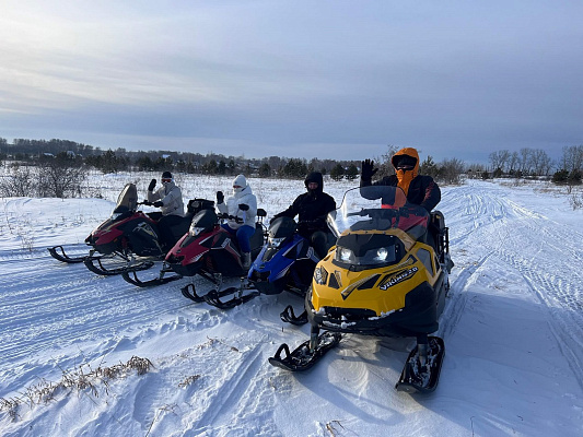 Катание на снегоходах в Барнауле в подарок. Сервис Ultra Подарки
. Подарочный сертификат на катание на снегоходах в Барнауле с друзьями. Закажите прокат снегоходов в подарок для мужчины по привлекательным ценам. Живописные маршруты для езды на снегоходах это отличная возможность активного отдыха. Сервис UltraPodarki.ru 8 800 505 95 30. катание на снегоходах, подарочный сертификат на катание на снегоходе, прокат снегоходов, прокат снегоходов Барнаул, катание на снегоходах Барнаул, езда на снегоходе