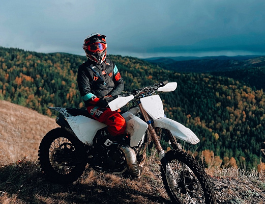 Катание на мотоцикле в Барнауле. ULTRA ПОДАРКИ. Купить катание на мотоцикле в Барнауле. Попробовав езду на мотоциклах, вы получите порцию адреналина и невероятные эмоции. Сервис: UltraPodarki.ru 8 800 505 95 30.. Катание на мотоцикле в Барнауле, прокат мотоциклов Барнаул, катание на мотоциклах, прокат мотоцикла, езда на мотоцикле Барнаул, езда на мотоцикле, мотопрогулка Барнаул, мотопрогулка, поездки на байке, личный мотоцикл, катание на мотоцикле, мотоциклетный шлем, увлечение поездками на мотоцикле, пристрастие к мотоциклам, сертификат на поездку на мотоцикле, прокатиться на мотоцикле, мото-транспорт, мото-треки, мото-поездки, езда на мотоцикле в Барнауле, катание на мотоцикле в Барнауле, мотоклуб в Барнауле
