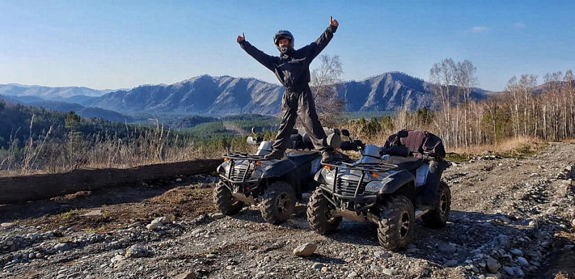 Прокат квадроциклов летом в Барнауле. Сервис Ultra Подарки. Подарочный сертификат на прокат квадроциклов летом и зимой в Барнауле. Закажите катание на квадроциклах недорого и наслаждайтесь активным отдыхом с друзьями. Выбирайте живописные маршруты для езды на квадроциклах. Сервис UltraPodarki.ru 8800-505-9530. Катание на квадроциклах, Прокат квадроциклов, езда на квадроцикле, прокат квадроциклов Барнаул, катание на квадроциклах Барнаул, Катание на квадроциклах зимой, Катание на квадроциклах летом, Сертификат на катание на квадроциклах 

