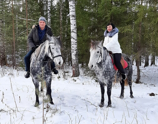 Конная прогулка для двоих в Барнауле. Подарочные сертификаты Ultra Подарки. Купить оригинальный подарок или подарочный сертификат на Конная прогулка для двоих в Барнауле. Сервис UltraPodarki.ru 8-800-505-9530. Катание на лошадях, Прогулка на лошади, Прогулка на лошадях для двоих, Конная прогулка для двоих, конный клуб, Конный клуб, конная прогулка, конная прогулка в Барнауле