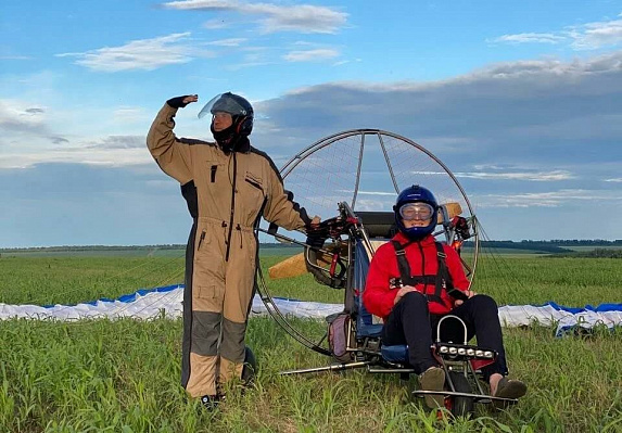 Полёт с инструктором на параплане в Барнауле. Ultra Подарки. Полёт с инструктором на параплане в Барнауле. Попробуйте полёт на двухместном параплане над столицей. Сервис: UltraPodarki.ru 8 800 505 95 30. Полёт на параплане, полёт на параплане Барнаул, полёт с инструктором на параплане Барнаул, полёт с инструктором на параплане, параплан Барнаул, параплан, парапланеризм Барнаул, купить параплан Барнаул