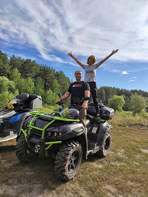 Катание на квадроциклах в Барнауле. Сервис Ultra Подарки. Подарочный сертификат на катание на квадроциклах в Барнауле. Закажите катание на квадроциклах недорого и наслаждайтесь активным отдыхом с друзьями. Выбирайте живописные маршруты для езды на квадроциклах. Сервис UltraPodarki.ru 8800-505-9530. Катание на квадроциклах, Прокат квадроциклов, езда на квадроцикле, прокат квадроциклов Барнаул, катание на квадроциклах Барнаул, Катание на квадроциклах зимой, Катание на квадроциклах летом, Сертификат на катание на квадроциклах 

