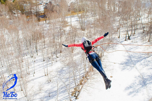Роупджампинг - прыжки с верёвкой в Барнауле. Подарочные сертификаты Ultra Подарки. Роупджампинг в Барнауле - Экстремальный оригинальный подарок или подарочный сертификат на Роупджампинг - прыжки с верёвкой. Сервис UltraPodarki.ru 8-800-505-95-30. роупджампинг Барнаул, прыжок веревка Барнаул, роупджампинг, прыжок веревка, прыжок с веревкой, Подарок, подарочный сертификат, экстрим, экстремальный подарок