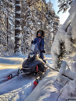 Катание на снегоходах в Барнауле в подарок. Сервис Ultra Подарки
. Подарочный сертификат на катание на снегоходах в Барнауле с друзьями. Закажите прокат снегоходов в подарок для мужчины по привлекательным ценам. Живописные маршруты для езды на снегоходах это отличная возможность активного отдыха. Сервис UltraPodarki.ru 8 800 505 95 30. катание на снегоходах, подарочный сертификат на катание на снегоходе, прокат снегоходов, прокат снегоходов Барнаул, катание на снегоходах Барнаул, езда на снегоходе