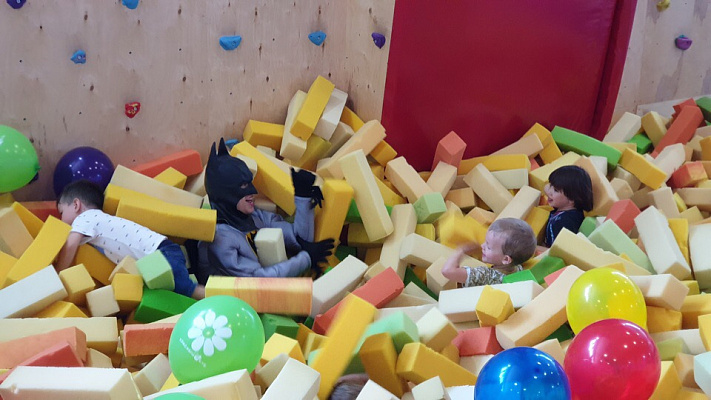  Батутный центр в Барнауле. Сервис Ultra Подарки. Купить подарочный сертификат в батутный центр, попробуйте прыжки на батуте в Барнауле. Сервис UltraPodarki.ru 8 (800) 555 95-30.. Батутный центр , батутный центр, батутный центр цены, батутный центр в Барнауле,  батутный парк, батут прыгать, прыжки +на батуте, батут Барнаул, батут спорт