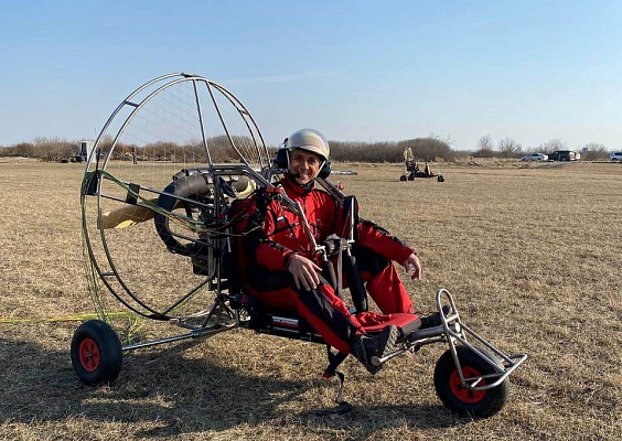 Полёт с инструктором на параплане в Барнауле. Ultra Подарки. Полёт с инструктором на параплане в Барнауле. Попробуйте полёт на двухместном параплане над столицей. Сервис: UltraPodarki.ru 8 800 505 95 30. Полёт на параплане, полёт на параплане Барнаул, полёт с инструктором на параплане Барнаул, полёт с инструктором на параплане, параплан Барнаул, параплан, парапланеризм Барнаул, купить параплан Барнаул