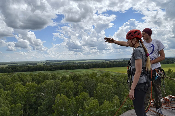 Роупджампинг - прыжки с верёвкой в Барнауле. Подарочные сертификаты Ultra Подарки. Роупджампинг в Барнауле - Экстремальный оригинальный подарок или подарочный сертификат на Роупджампинг - прыжки с верёвкой. Сервис UltraPodarki.ru 8-800-505-95-30. роупджампинг Барнаул, прыжок веревка Барнаул, роупджампинг, прыжок веревка, прыжок с веревкой, Подарок, подарочный сертификат, экстрим, экстремальный подарок